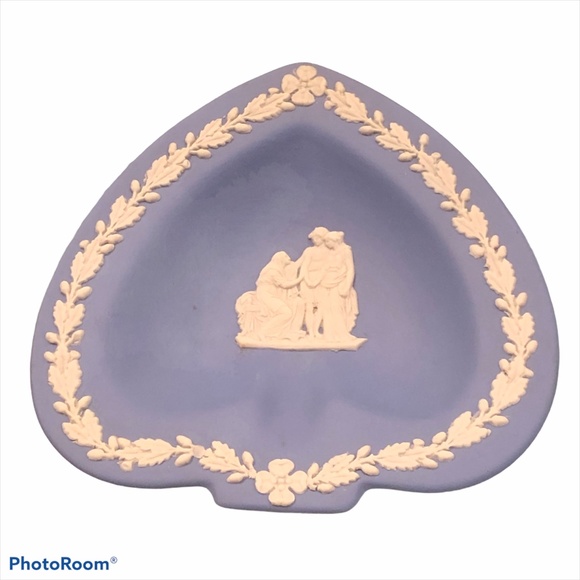 VINTAGE WEDGWOOD JASPERWARE ASHTRAYS - SET OF 2 BLUE & 1 GREEN - Picture 14 of 16